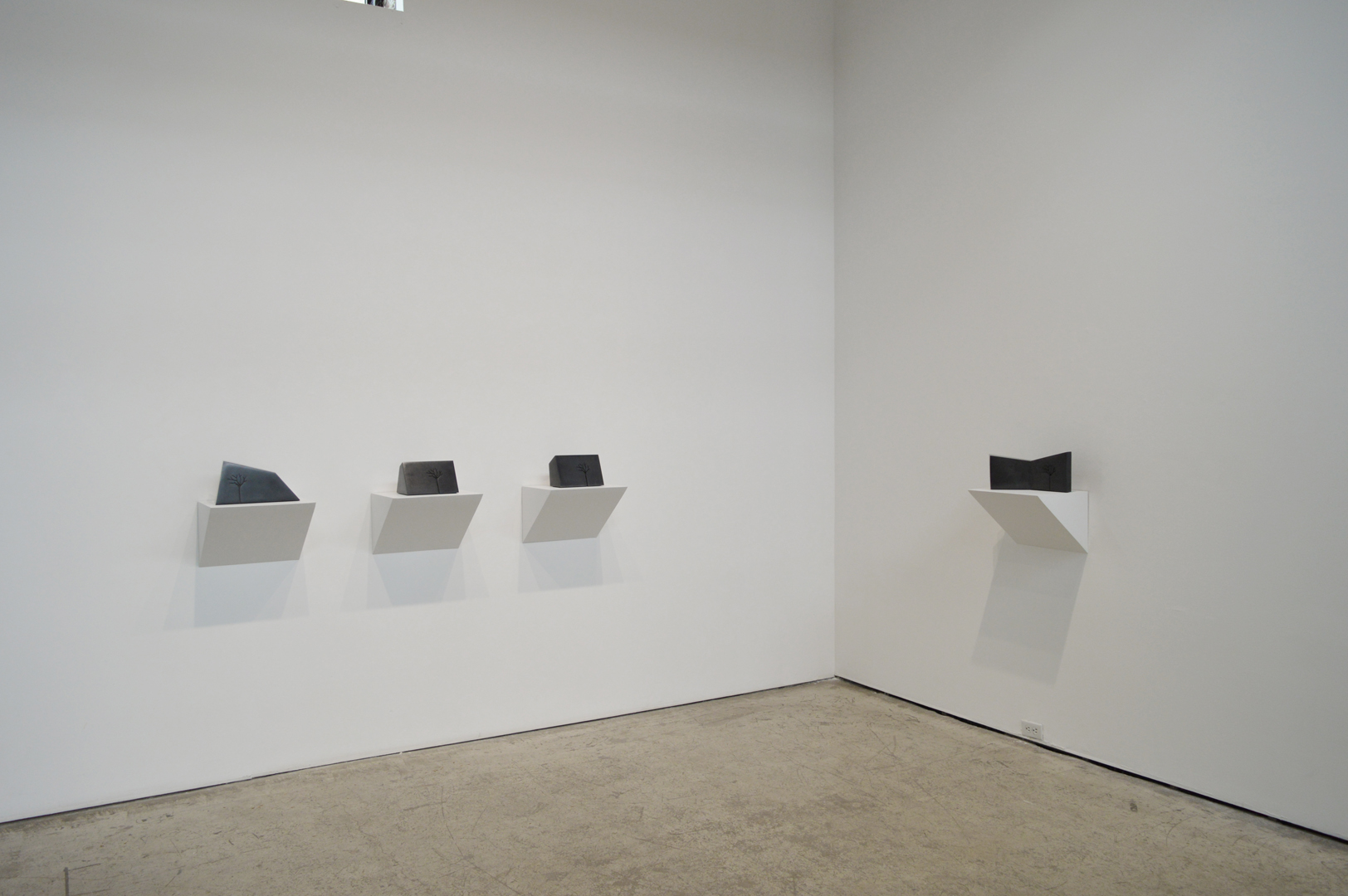 Installation View 2 Apparent horizon 2019